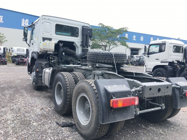 Howo 6*4 Tractor Truck 375HP EuroII 10 wheels Used Towing Truck