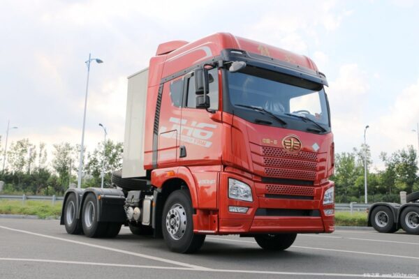 FAW JH6 6×4 430hp CNG Tractor Truck