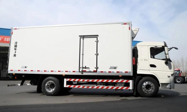 Shacman 4×2 Eagle 6 Refrigerator Truck