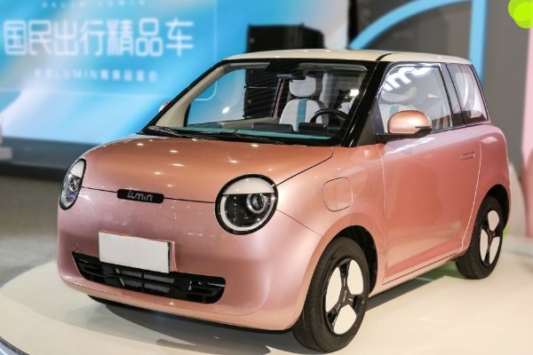 New Model 12.92kWh Battery Slow Charge 7.5h Low Price Electric Car Changan with 2 Speakers