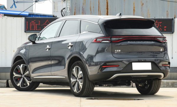 BYD Tang 730km 180KW EV