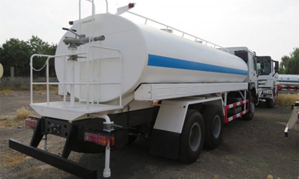 Sinotruk HOWO 6×4 Water Sprinkler Truck 20CBM