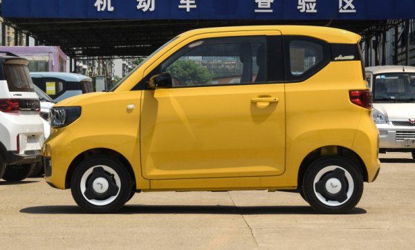 Wulong Hongguang MINI 170Km EV Electric Car