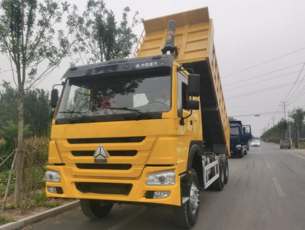 China heavy duty siotruk howo used dump truck for sale