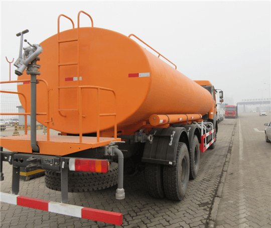 Beiben 6×4 20000L Water Tanker Truck in constructon