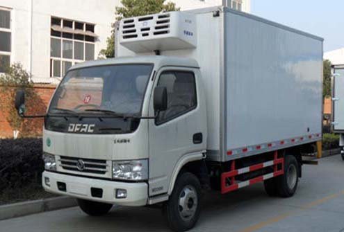 Dongfeng 4×2 Refrigerated van truck for sale