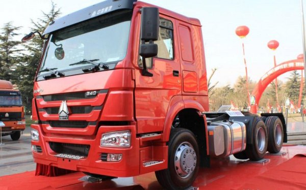 HOWO SINOTRUK A7 420HP tractor head truck hot sale