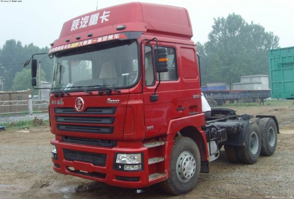 Euro 3 420hp Cummins engine Shacman 6×4 tractor truck