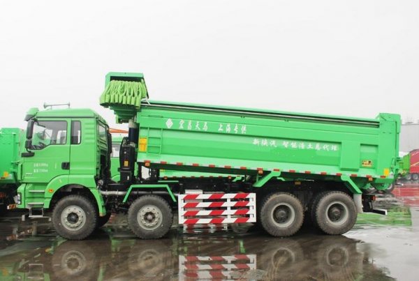 SHACMAN M3000 light kerb weight 6×4 dump truck for clinker transportation in city