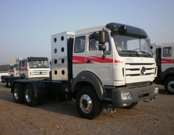 BEIBEN North Benz CNG Tractor Truck 380hp NG80