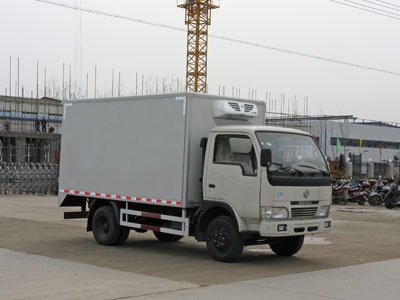 Dongfeng 4×2 Refrigerated van truck for sale