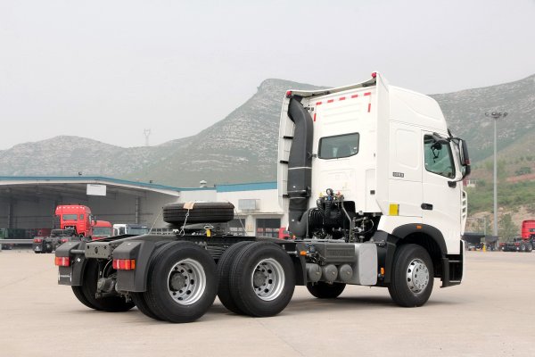 SINOTRUK T7H 6×4 Tractor Head For Sale