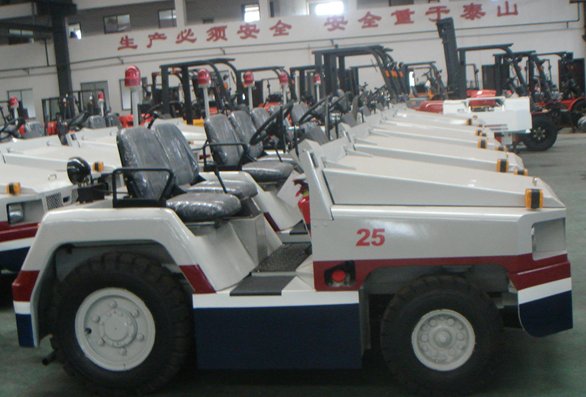 QCD25-KM Towing Tractor