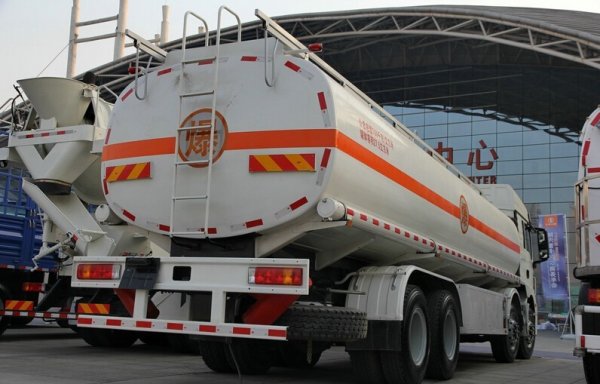 SHACMAN Fuel tank truck 6×4