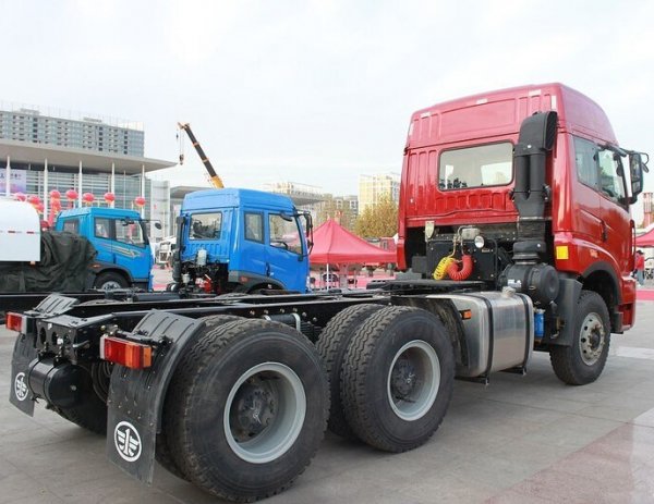 FAW J5P 6×4 Trailer head Tractor truck