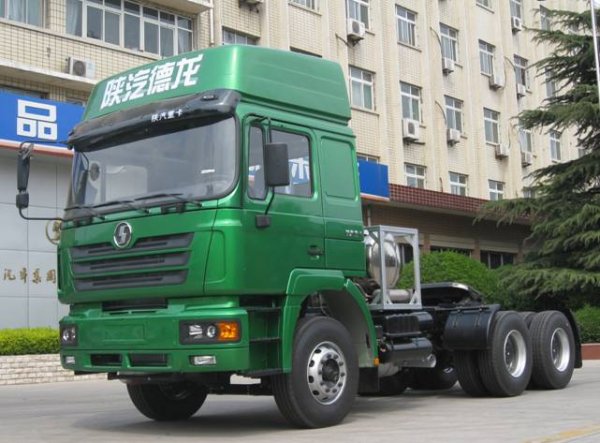 SHACMAN 6×4 LNG tractor truck