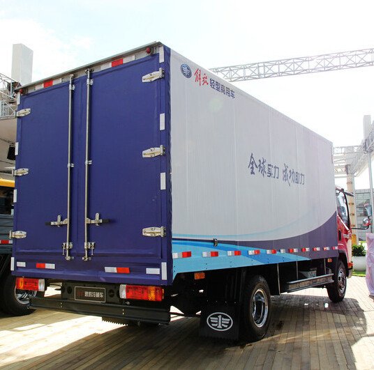 FAW 4×2 130HP Refrigerator Truck for Frozen Food Transportation