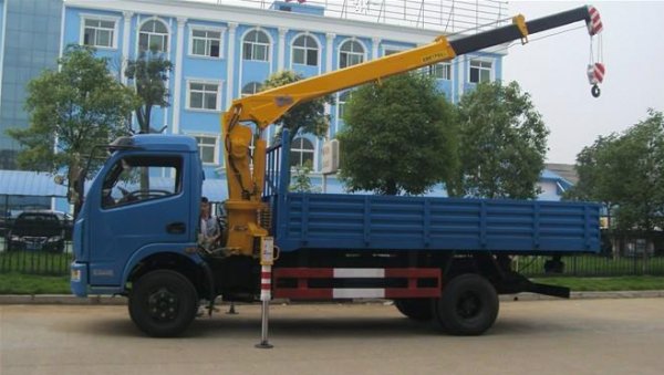 XCMG Crane SQ6.3K2Q 8 tons truck mounted crane