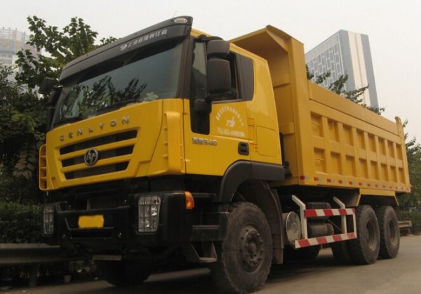 IVECO Genlyon 35T 6×4 340hp Dump Truck