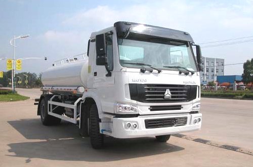 Sinotruck HOWO 15cbm Oil Tanker Fuel Tanker Prices